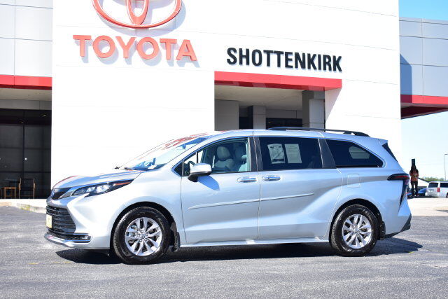 2024 Toyota Sienna XLE