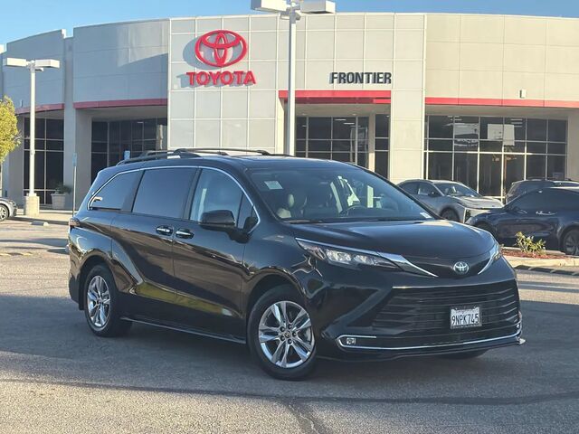 2024 Toyota Sienna XLE 8-Passenger