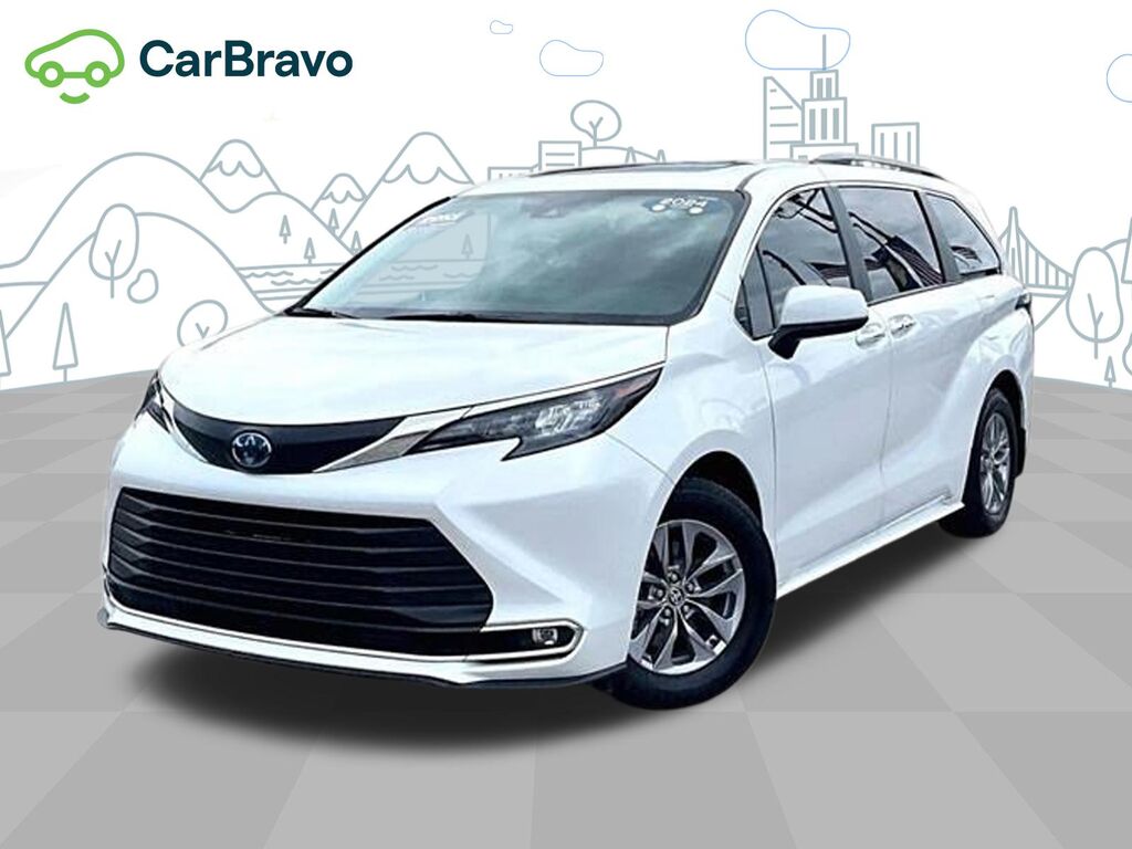2024 Toyota Sienna XLE — photo 1 of 7