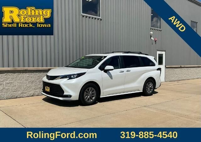 2024 Toyota Sienna XLE 7-Passenger