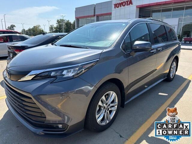 2025 Toyota Sienna XLE 7-Passenger
