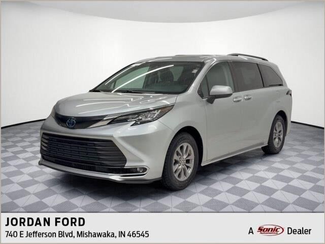 2023 Toyota Sienna XLE 7-Passenger