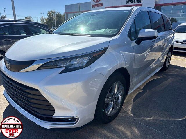2023 Toyota Sienna XLE