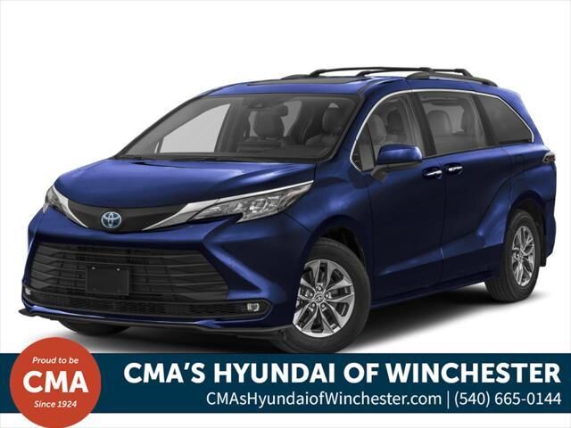2025 Toyota Sienna XLE 7-Passenger