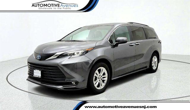2025 Toyota Sienna XLE