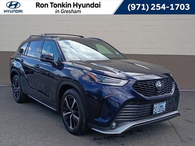 2021 Toyota Highlander XSE — photo 1 of 13