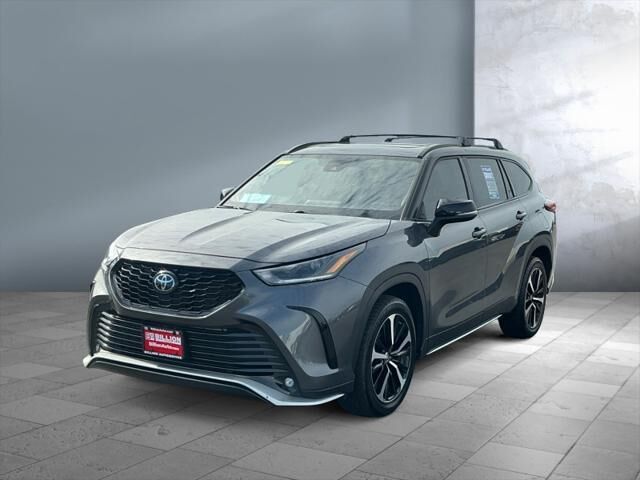 2021 Toyota Highlander XSE — photo 1 of 35