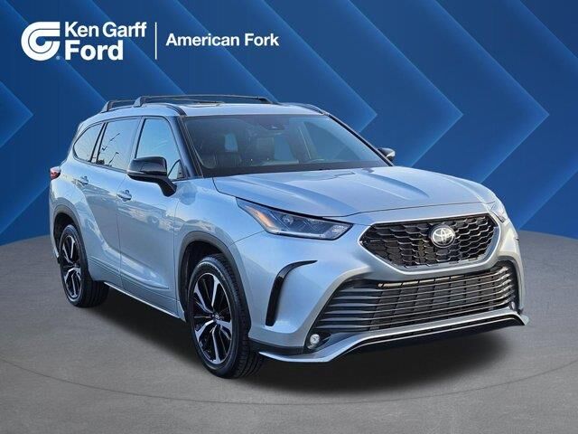 2022 Toyota Highlander XSE — photo 1 of 13