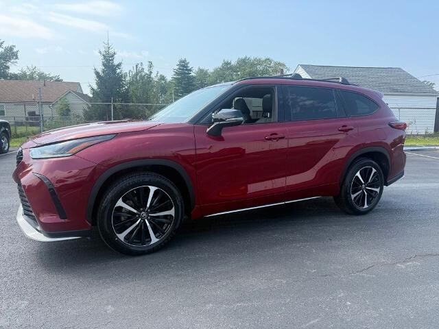 2022 Toyota Highlander XSE — photo 1 of 2