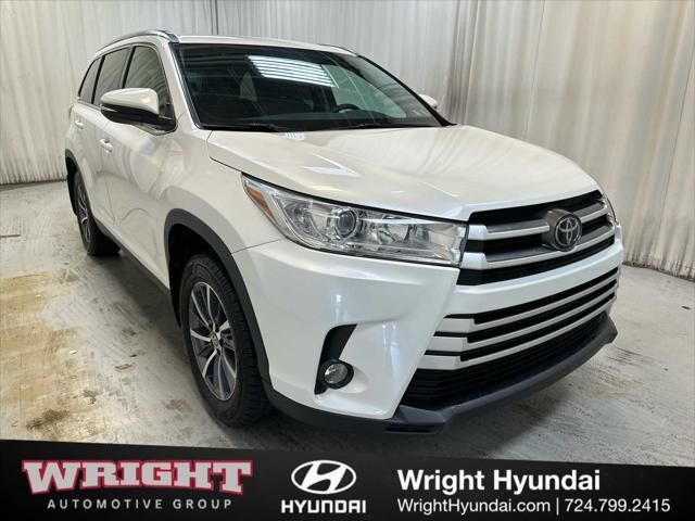 2019 Toyota Highlander XLE — photo 1 of 13