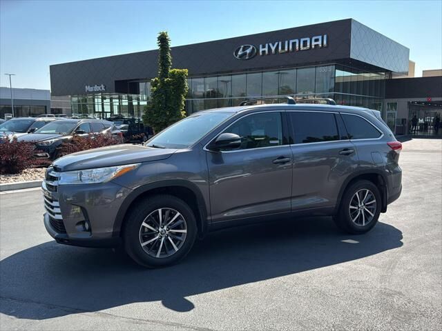2018 Toyota Highlander XLE — photo 1 of 1
