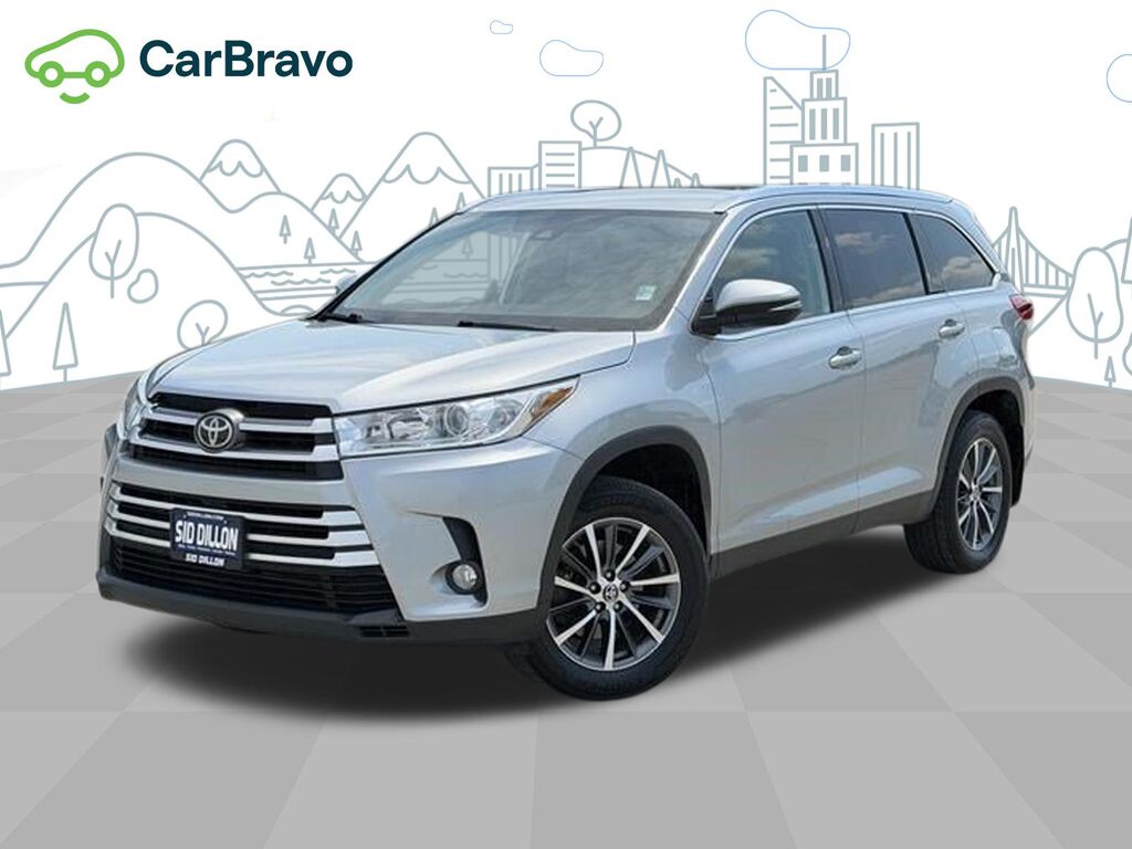 2019 Toyota Highlander SE — photo 1 of 6