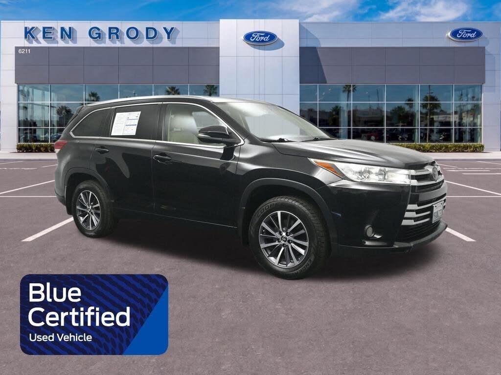 2018 Toyota Highlander SE — photo 1 of 38