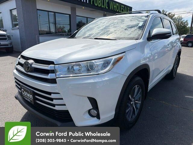 2018 Toyota Highlander XLE — photo 1 of 14