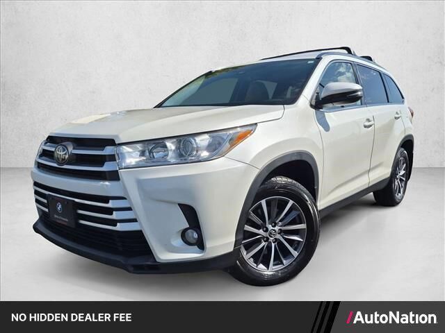 2019 Toyota Highlander XLE — photo 1 of 13