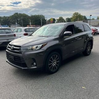 2017 Toyota Highlander SE