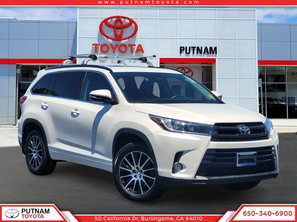 2017 Toyota Highlander XLE — photo 1 of 13