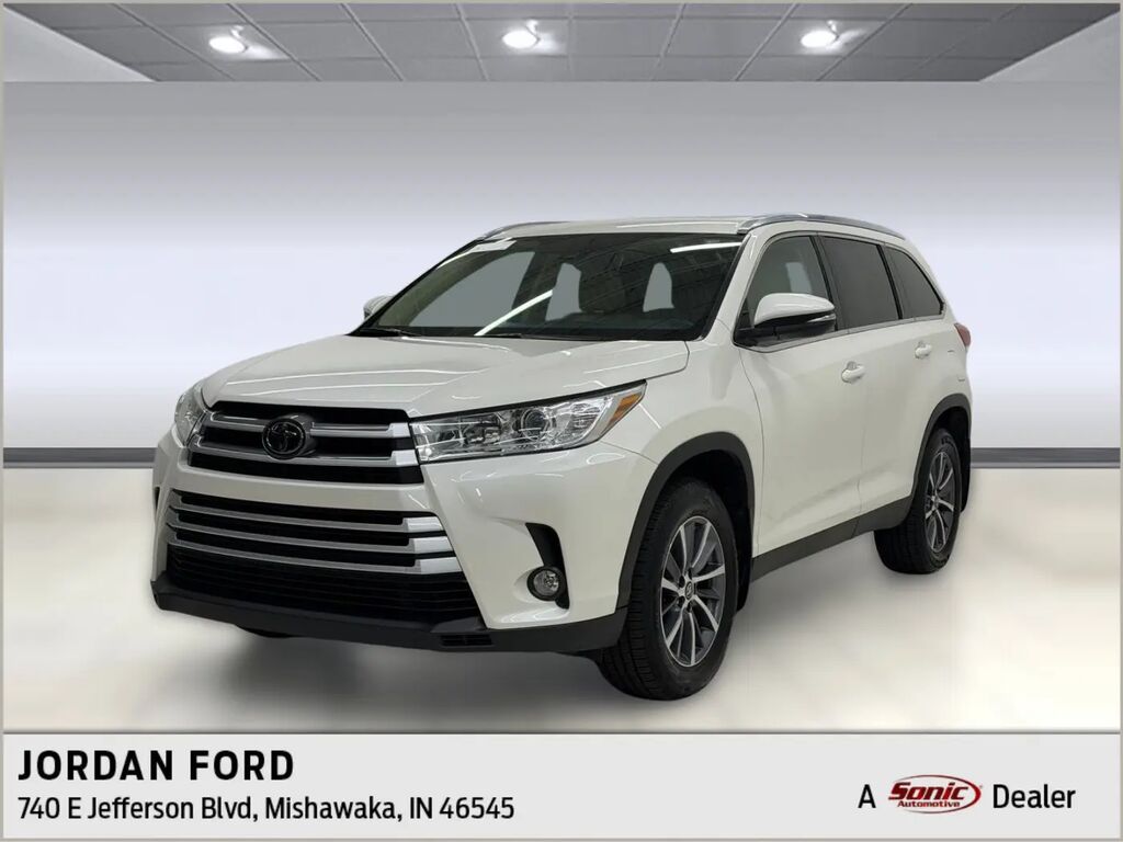 2019 Toyota Highlander XLE — photo 1 of 6