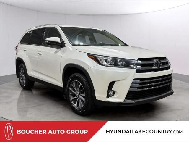 2019 Toyota Highlander XLE — photo 1 of 1