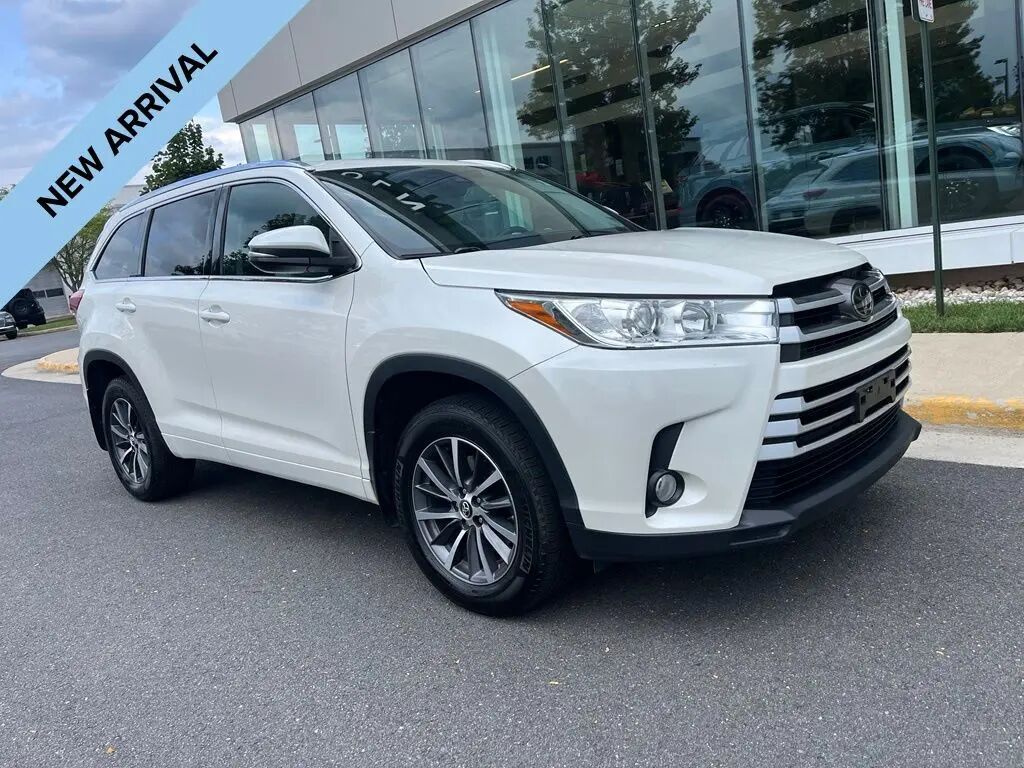 2018 Toyota Highlander XLE — photo 1 of 22