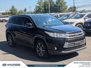 2019 Toyota Highlander XLE — photo 1 of 10