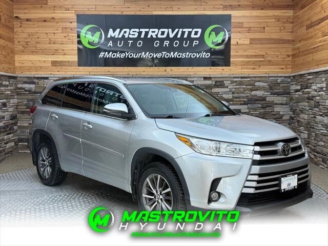 2018 Toyota Highlander XLE — photo 1 of 13