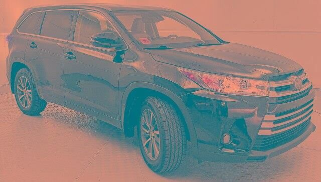 2017 Toyota Highlander XLE — photo 1 of 34