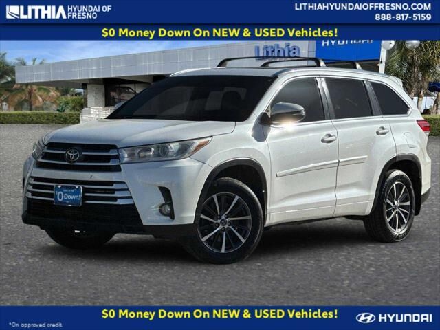 2018 Toyota Highlander XLE — photo 1 of 13