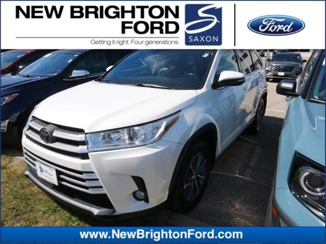 2018 Toyota Highlander SE — photo 1 of 12