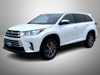 2019 Toyota Highlander XLE — photo 1 of 13