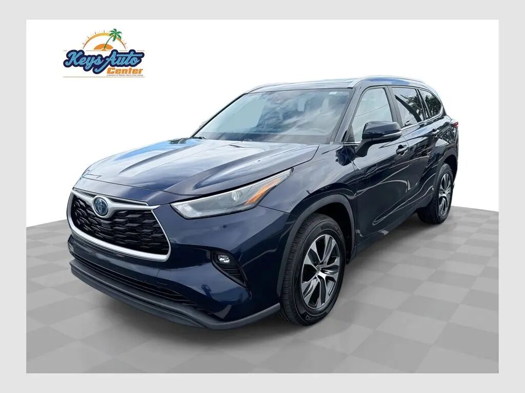 2023 Toyota Highlander Hybrid XLE — photo 1 of 13