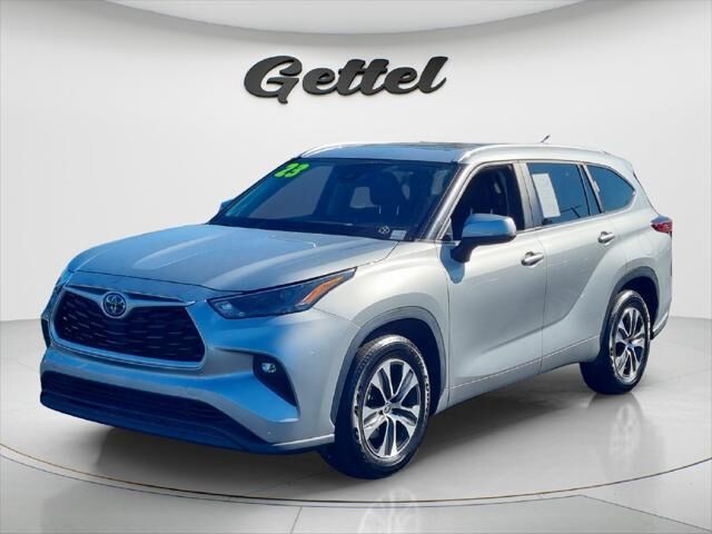 2023 Toyota Highlander Hybrid XLE