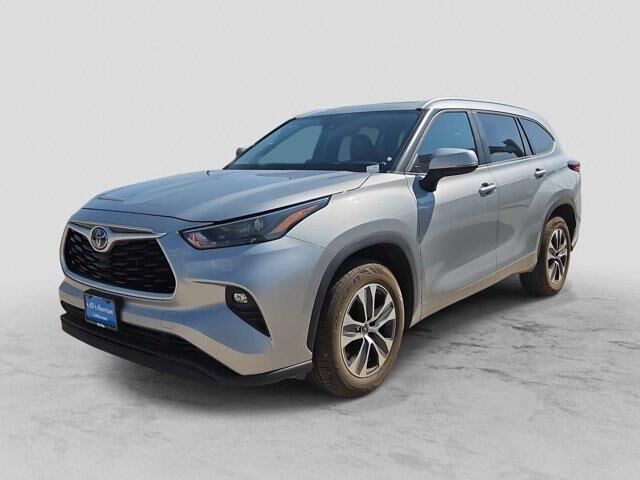 2023 Toyota Highlander Hybrid XLE — photo 1 of 40