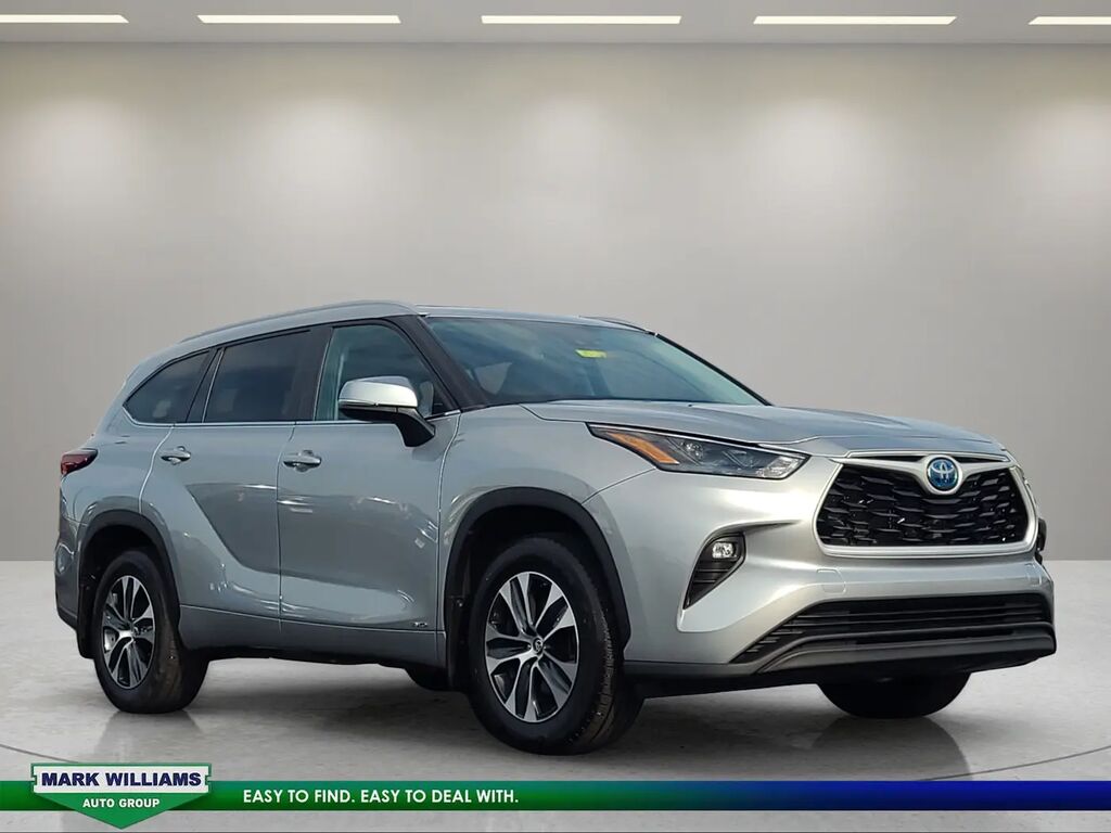 2024 Toyota Highlander Hybrid XLE — photo 1 of 25
