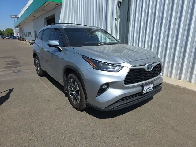 2023 Toyota Highlander Hybrid XLE — photo 1 of 36