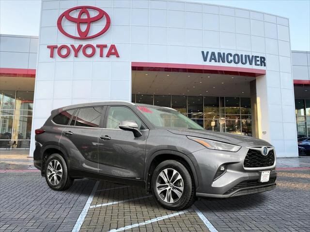 2023 Toyota Highlander Hybrid XLE — photo 1 of 13