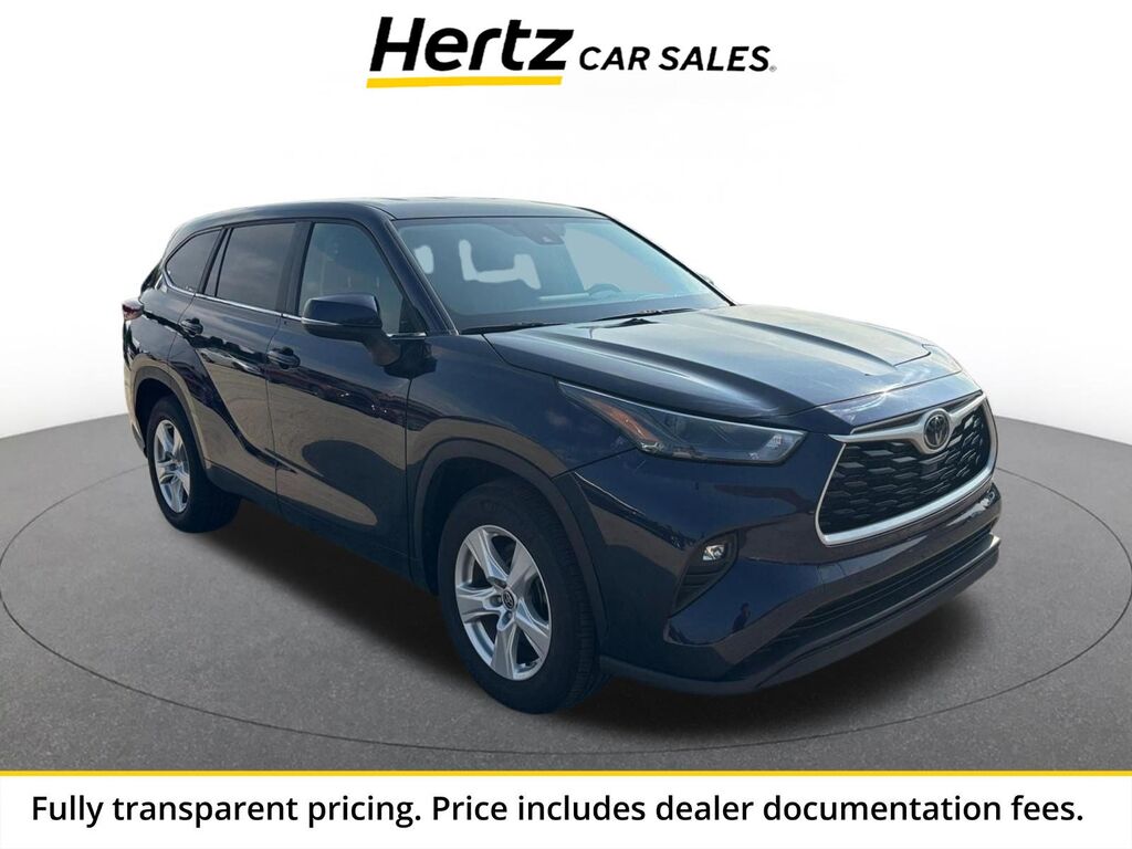 2025 Toyota Highlander LE — photo 1 of 23