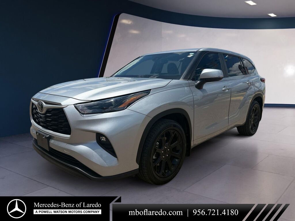 2023 Toyota Highlander LE — photo 1 of 13