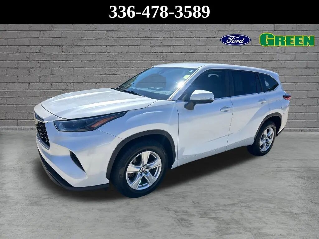 2023 Toyota Highlander L — photo 1 of 13