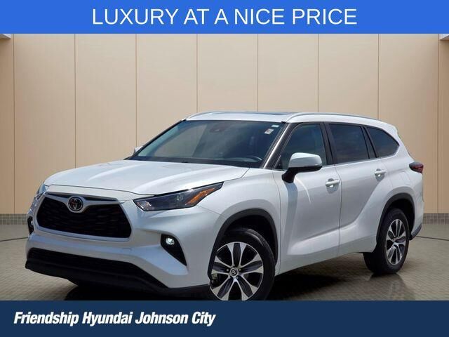 2024 Toyota Highlander XLE