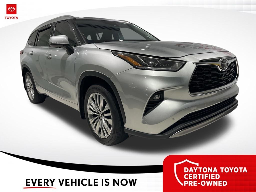 2023 Toyota Highlander Platinum — photo 1 of 10
