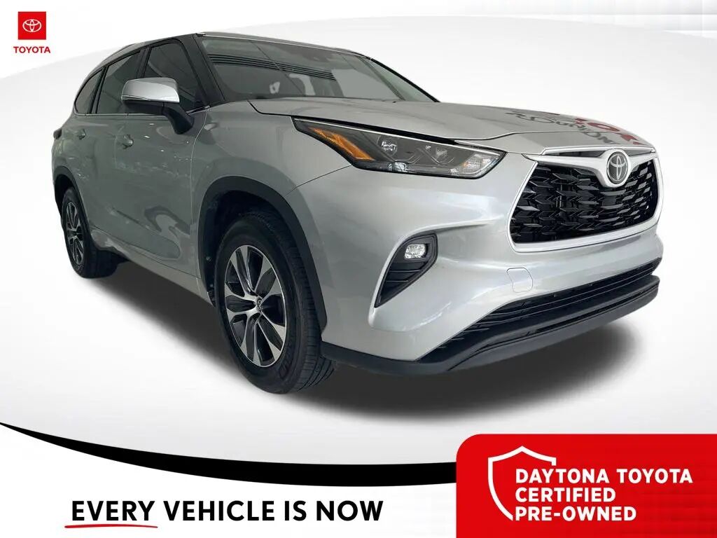 2025 Toyota Highlander XLE — photo 1 of 13