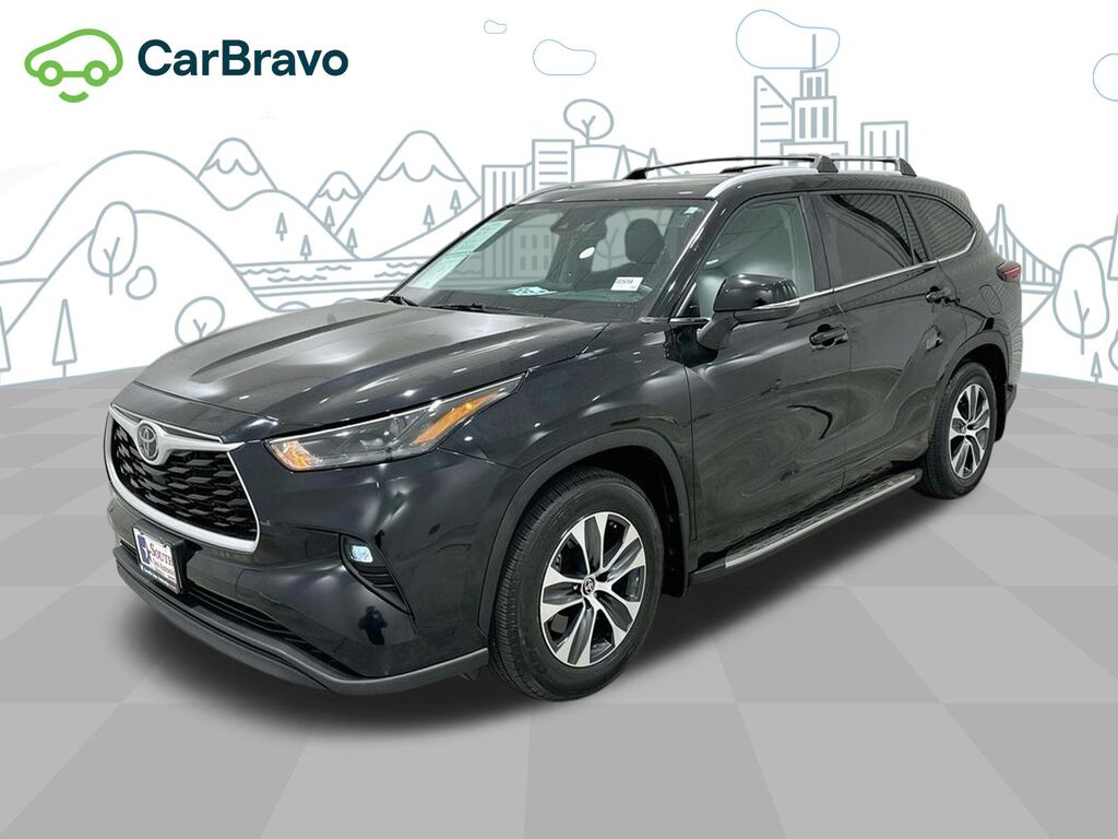 2024 Toyota Highlander XLE — photo 1 of 6