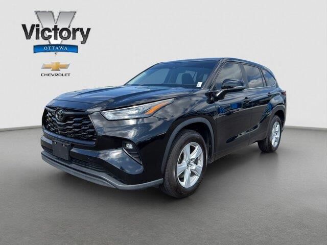 2023 Toyota Highlander L — photo 1 of 10