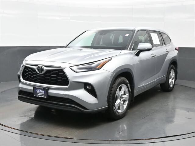 2023 Toyota Highlander LE — photo 1 of 13