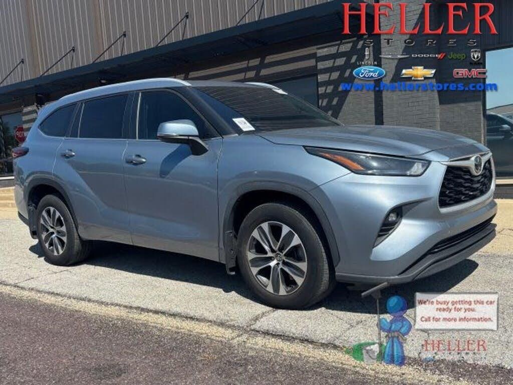 2024 Toyota Highlander XLE — photo 1 of 1