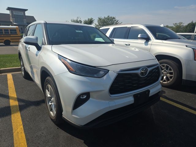 2023 Toyota Highlander LE