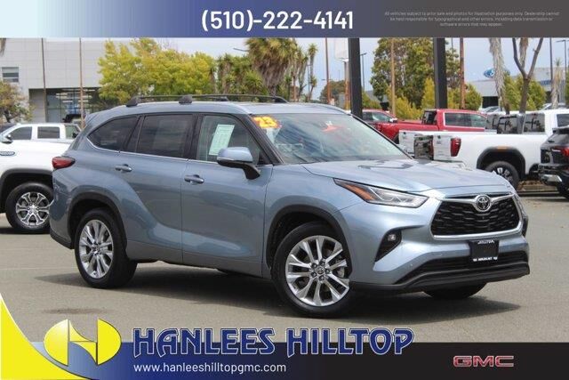 2023 Toyota Highlander L — photo 1 of 36