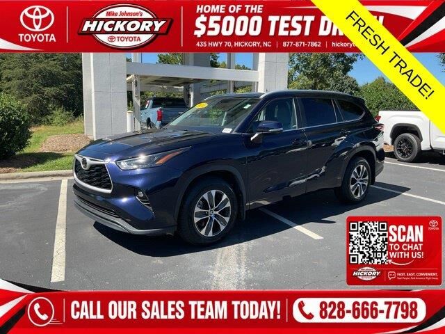 2024 Toyota Highlander XLE — photo 1 of 13