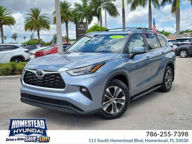 2023 Toyota Highlander XLE — photo 1 of 52